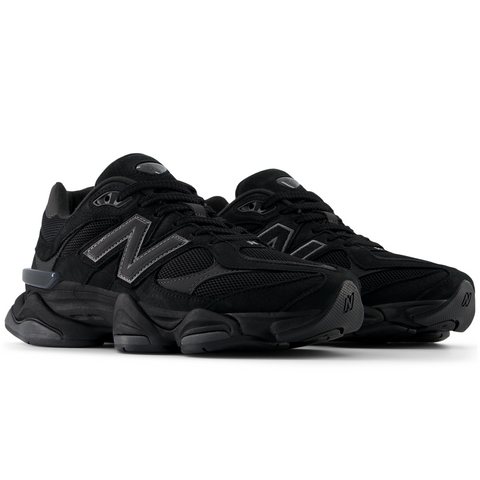 9060 Noir | Castlerock