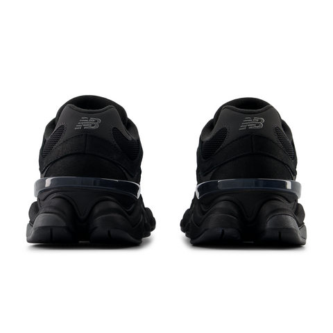 9060 Noir | Castlerock
