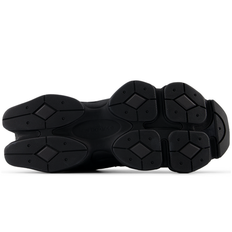 9060 Noir | Castlerock